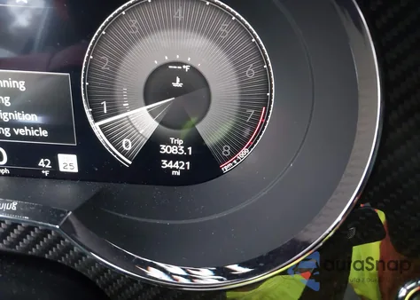 2022 Bentley Bentayga S/V8 z USA, uszkodzony, nr VIN SJAAM2ZV5NC011277